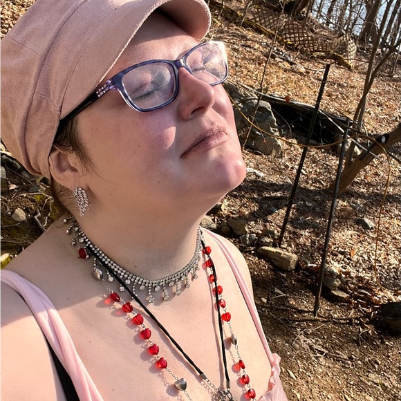 Meet your Posher, Miss Honey - Picture 4 of 13